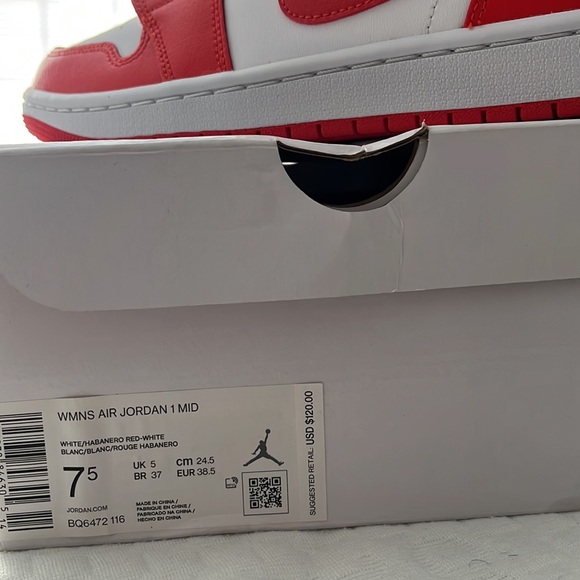 WMNS AIR JORDAN 1 MID - Picture 4 of 4